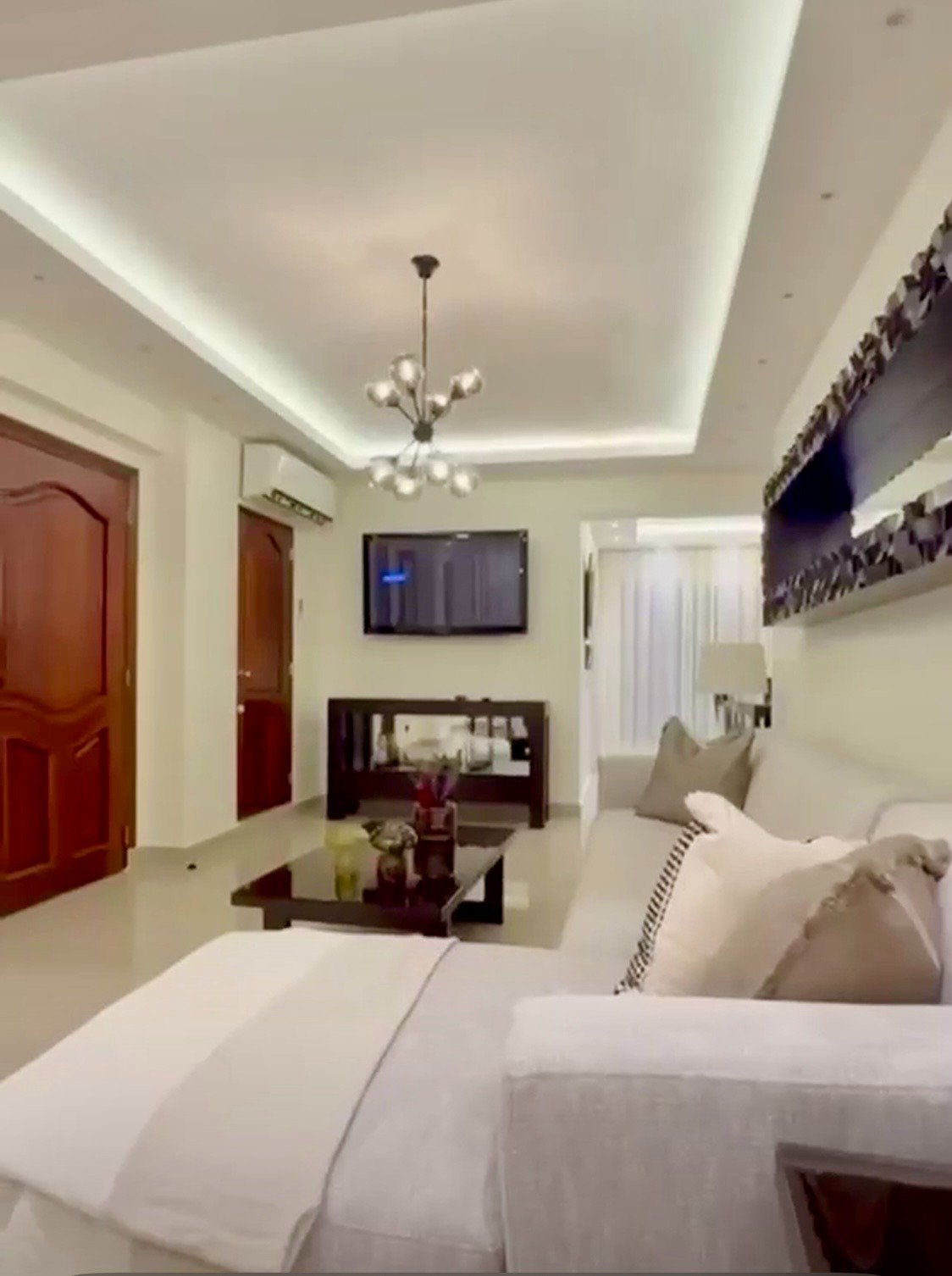 Apartamento amueblado de 2 habitaciones en alquiler | Evaristo Morales