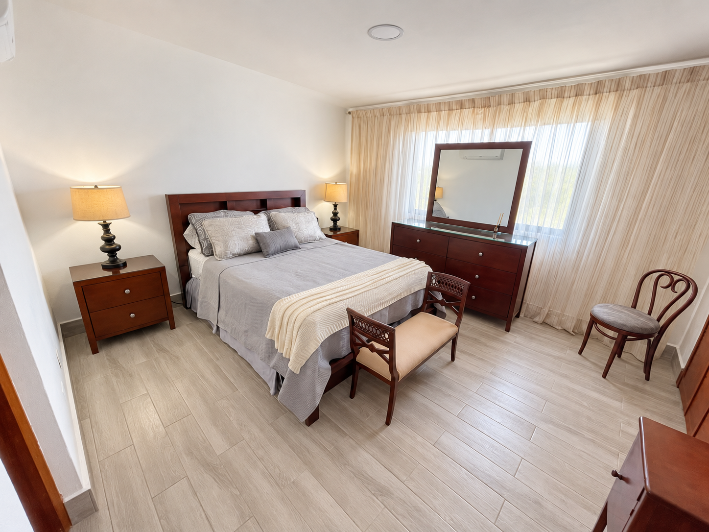 Apartamento amueblado de 2 habitaciones Alquiler | Naco, Santo Domingo